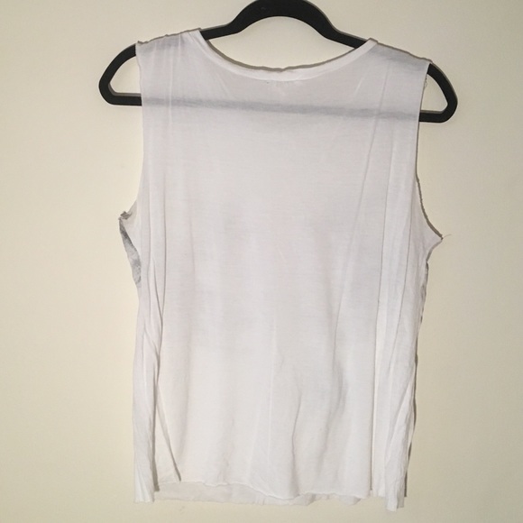 White Curt-off Tee with design - Picture 4 of 4